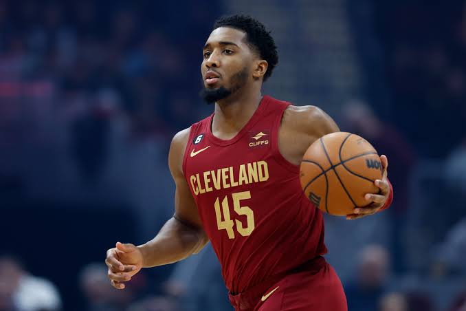 Donovan Mitchell Breaks the Internet with Emotional Message to Cavs Fans Amid Injury