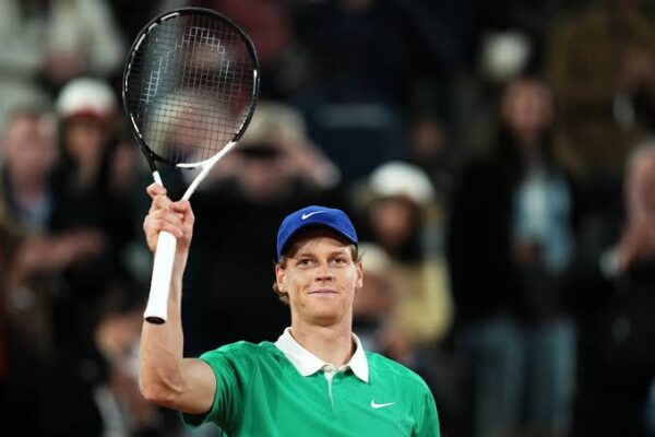 5 MINUTI FA: Il Presidente della Repubblica elogia Jannik Sinner dopo la finale del Roland-Garros — La risposta shock di Sinner lascia tutti senza parole